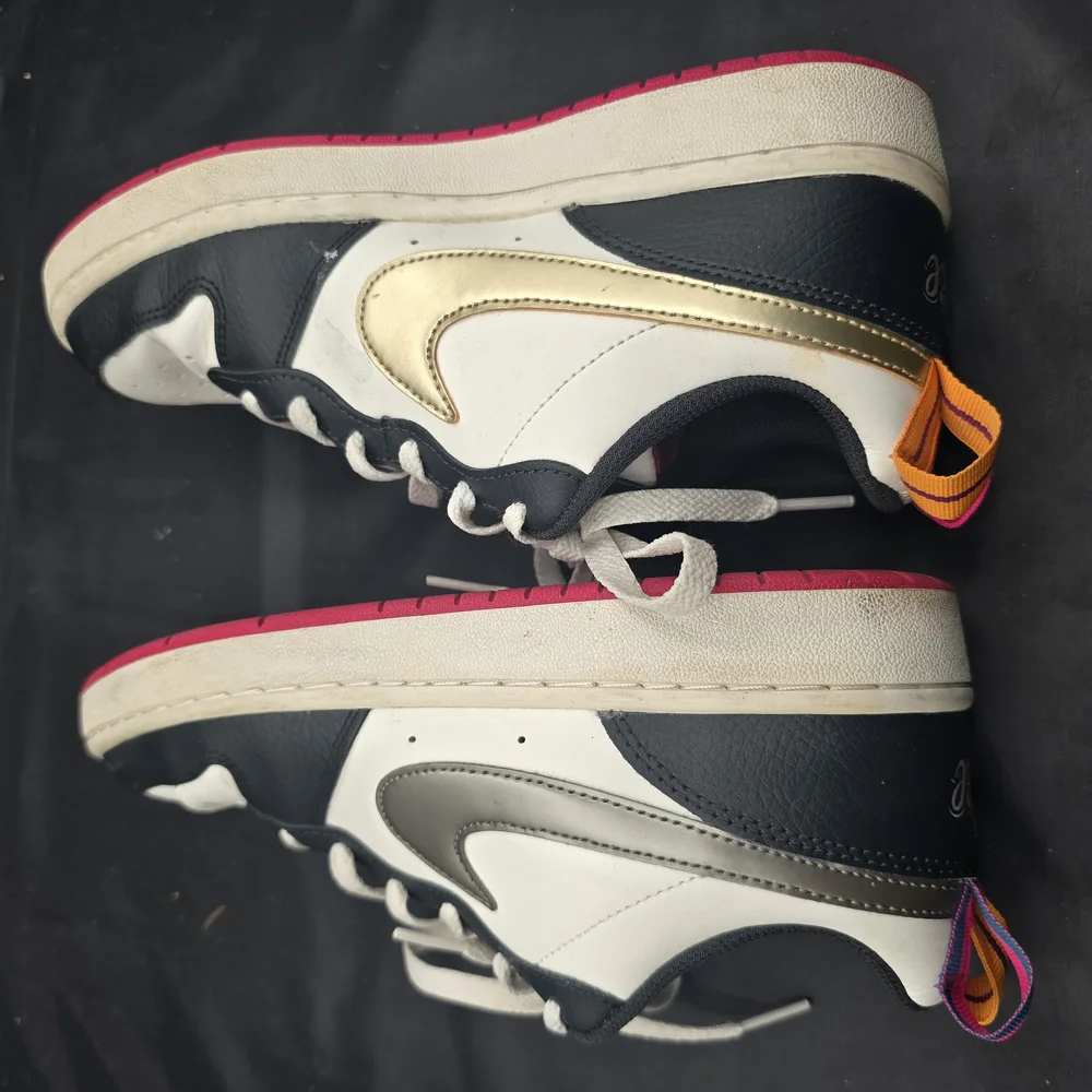 Nike Kids Sneakers‎ - Black, White, Gold, Pink